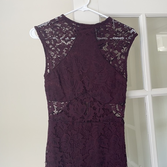 Plum Lace Windsor Midi Dress Size Small - Picture 2 of 3